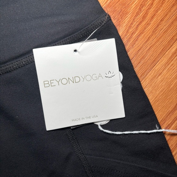 Beyond Yoga Palomino High Waisted Legging Black XS NWT Pockets - Picture 3 of 12